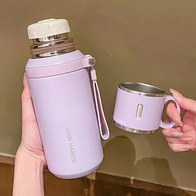 Gourde isotherme avec tasse