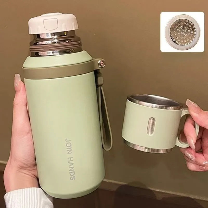 Gourde isotherme avec tasse